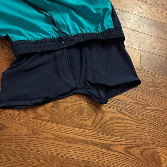 🛍️3/$30 Speedo men’s  lined aqua coloured swim shorts in size medium - Picture 14 of 15